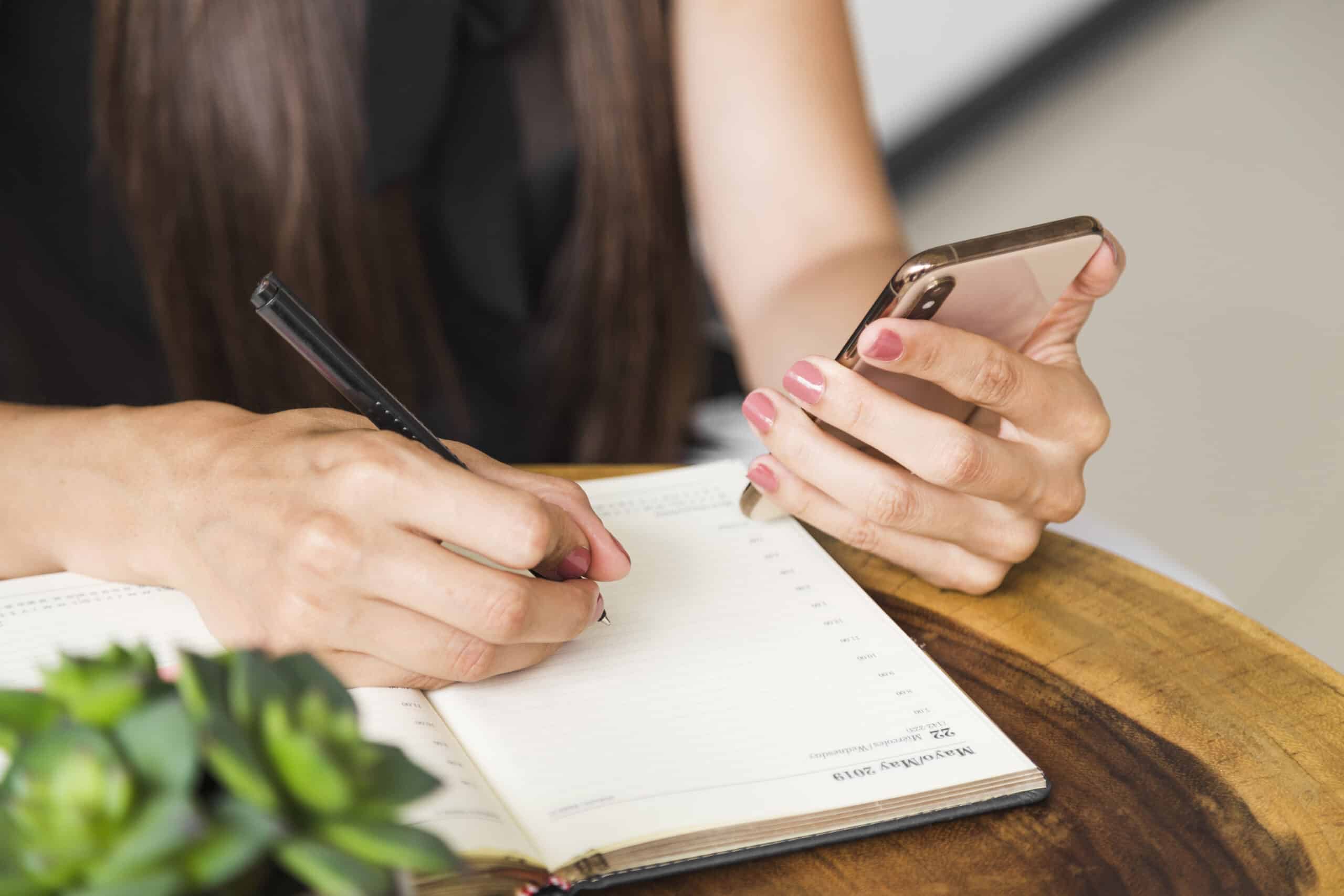 Organize Contacts with These Apps